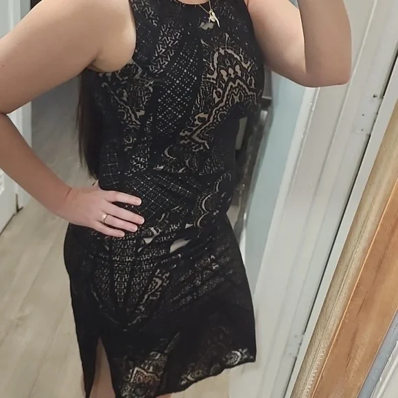 Carmen Valvo Nude & Black Lace Dress - Picture 2 of 9